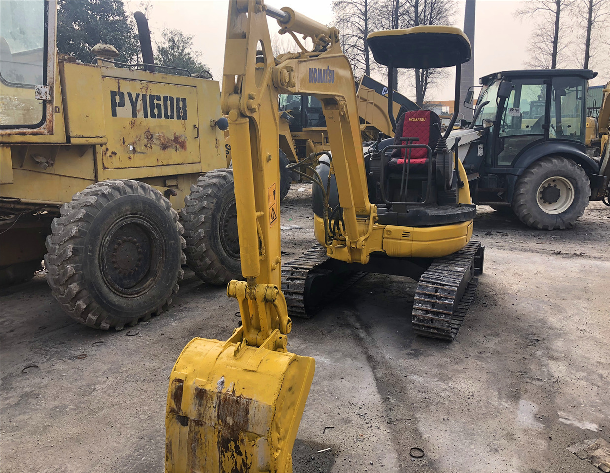 Komatsu PC30MR - Miniexcavadora: foto 1 Komatsu PC30MR - Miniexcavadora: foto 1