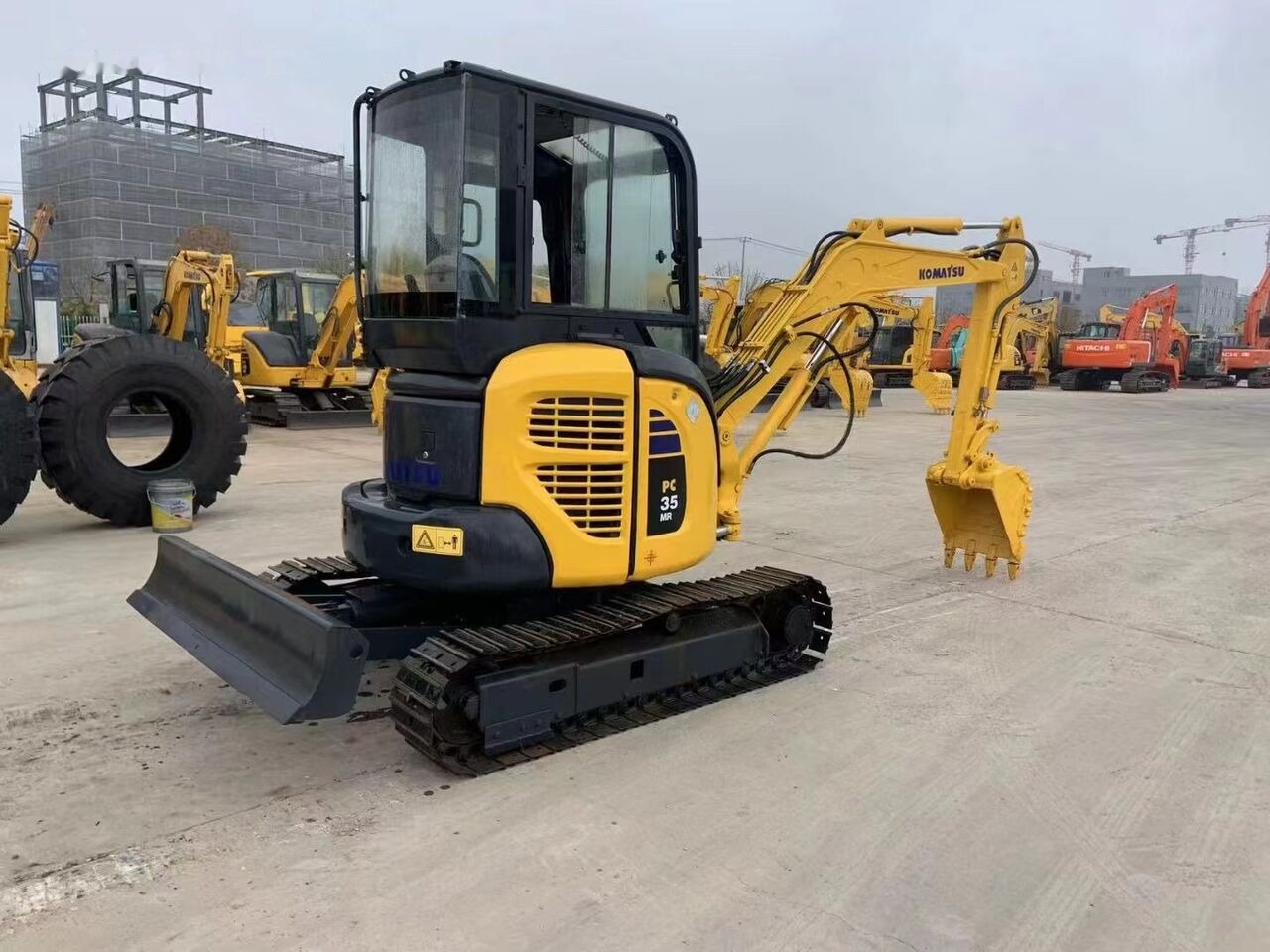 Komatsu Quasi-New PC35MR - Miniexcavadora: foto 1 Komatsu Quasi-New PC35MR - Miniexcavadora: foto 1