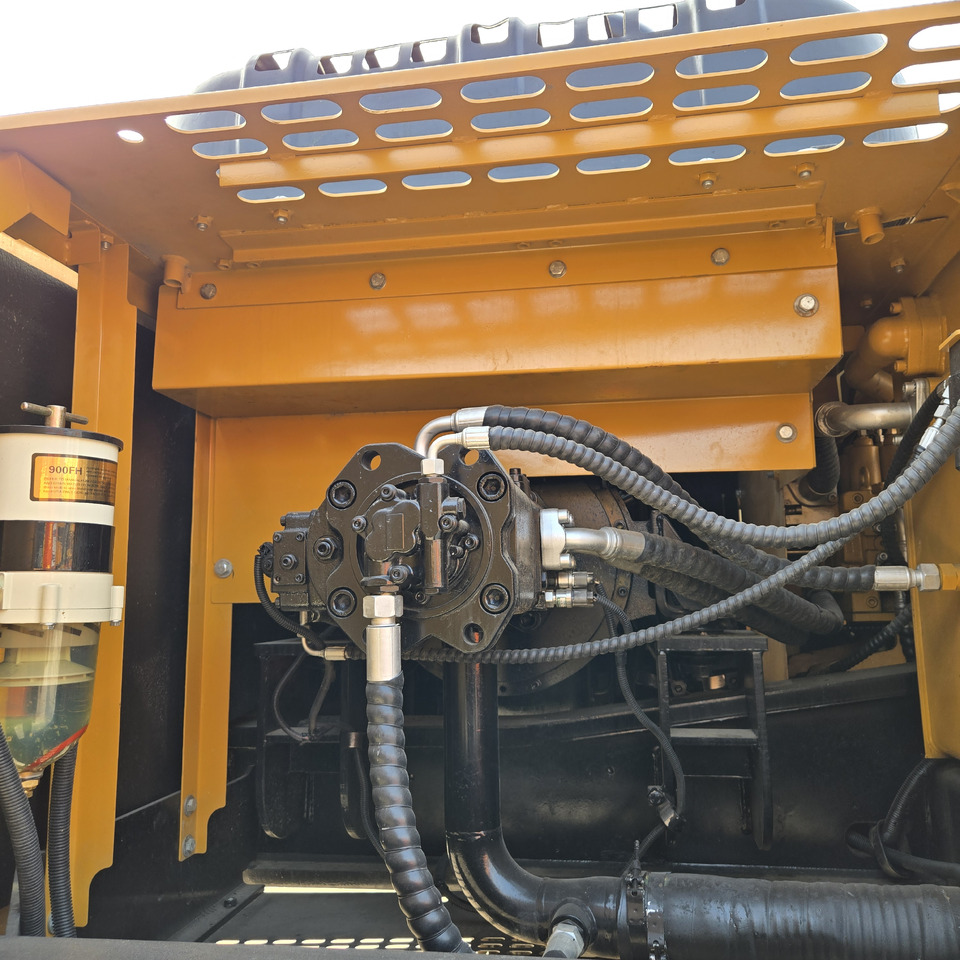 Excavadora SANY SY245H: foto 9