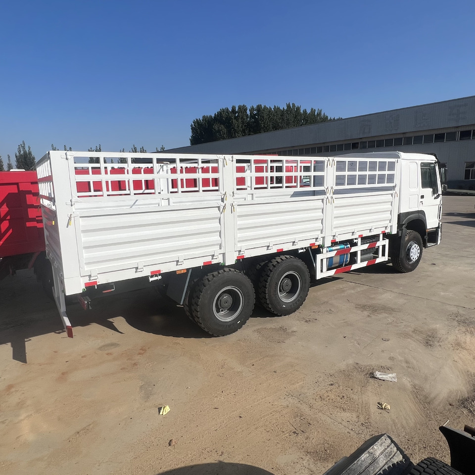 Sinotruk HOWO 371 6*4 Fence truck - Camión caja abierta: foto 3 Sinotruk HOWO 371 6*4 Fence truck - Camión caja abierta: foto 3