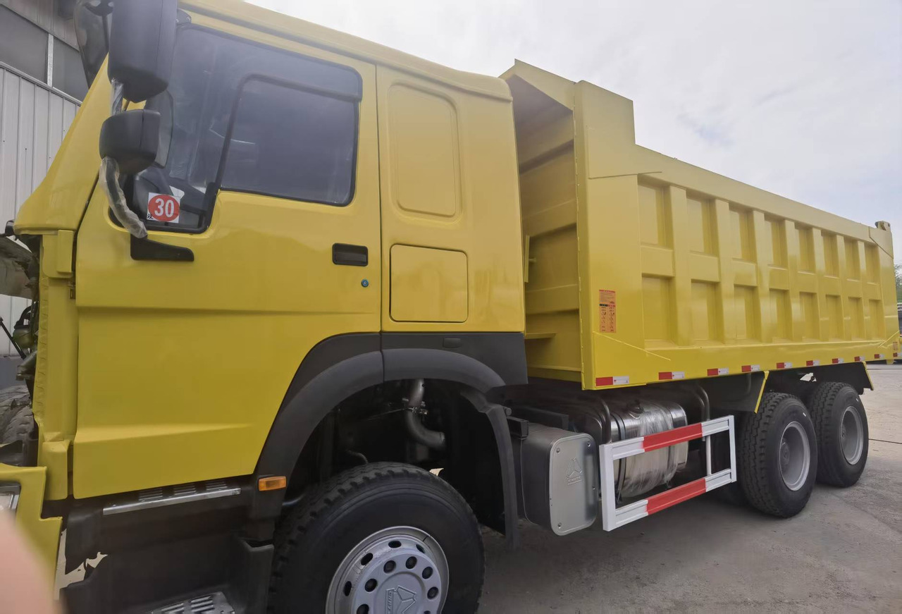 Sinotruk HOWO 371 Dump truck - Camión volquete: foto 4 Sinotruk HOWO 371 Dump truck - Camión volquete: foto 4
