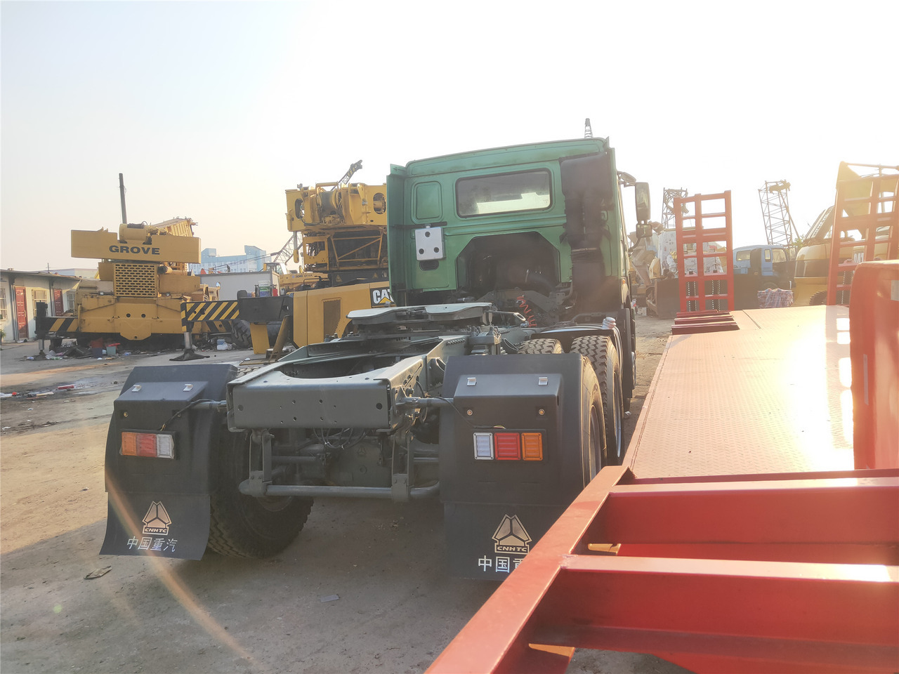 Sinotruk HOWO 420 tractor - Minidumper: foto 3 Sinotruk HOWO 420 tractor - Minidumper: foto 3