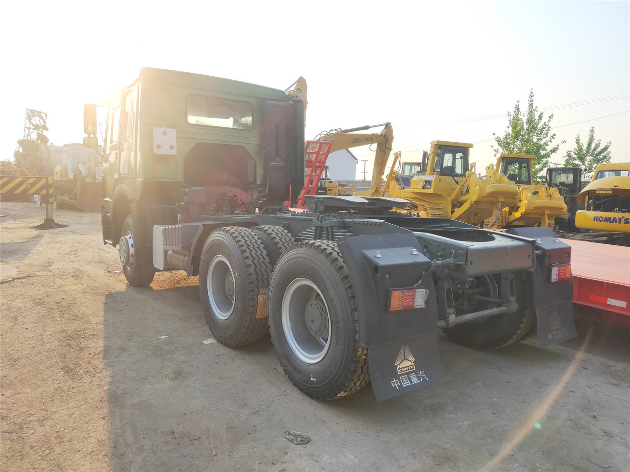 Sinotruk HOWO 420 tractor - Minidumper: foto 2 Sinotruk HOWO 420 tractor - Minidumper: foto 2