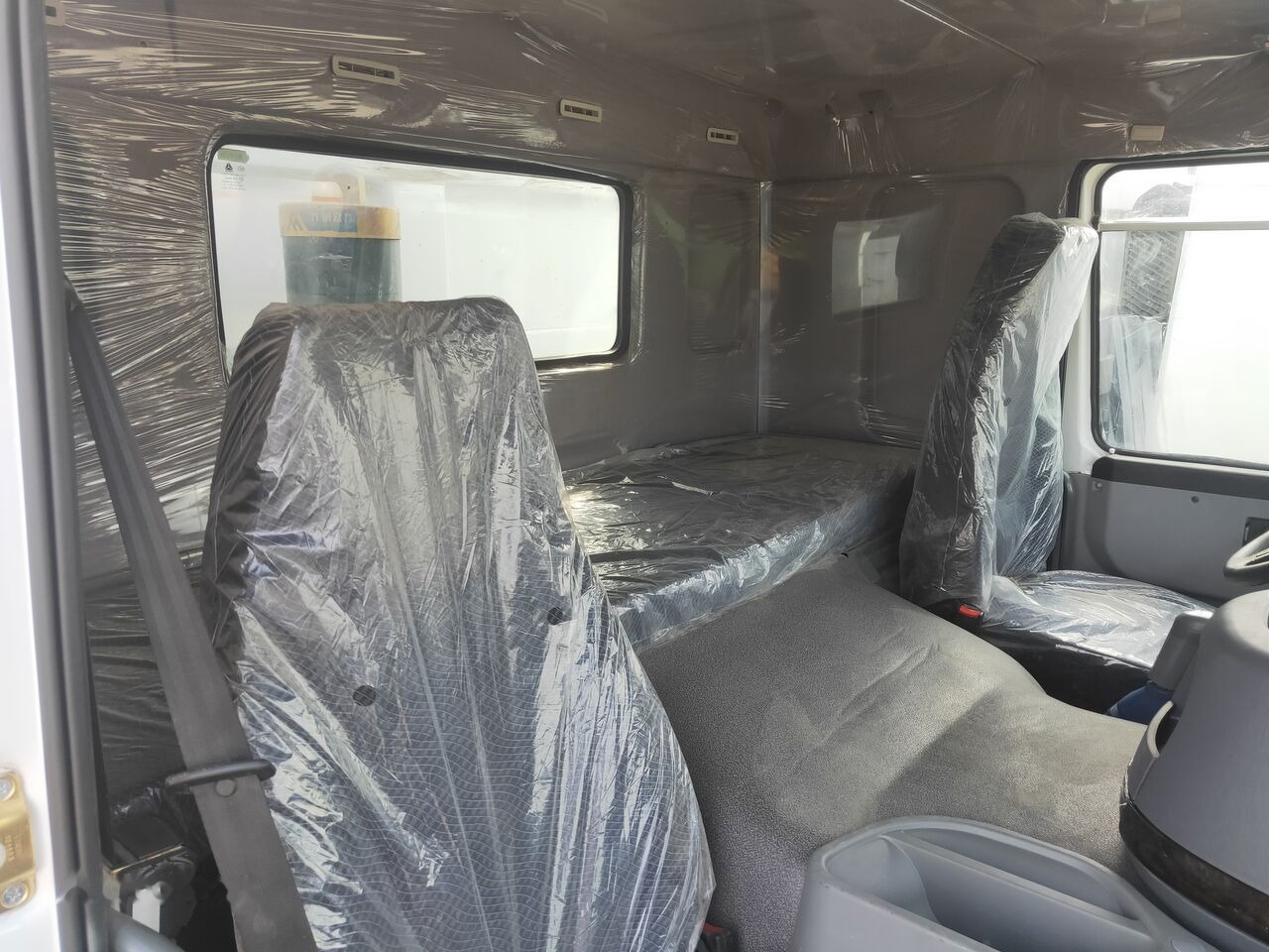 Camión volquete Sinotruk HOWO 6*4 Dump truck: foto 6