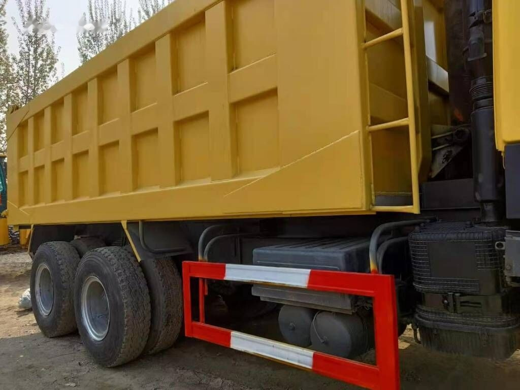 Sinotruk HOWO 6*4 Dump truck - Camión volquete: foto 5 Sinotruk HOWO 6*4 Dump truck - Camión volquete: foto 5