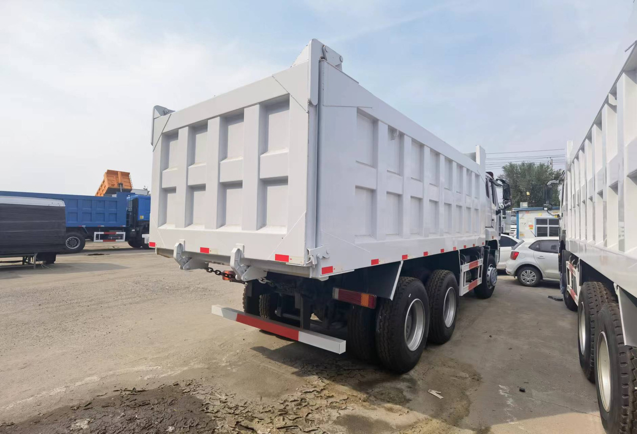 Camión volquete Sinotruk HOWO 6*4 Dump truck: foto 8
