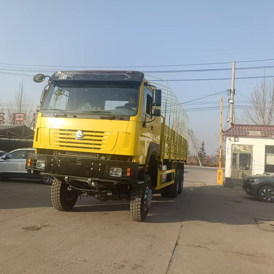 Sinotruk HOWO 6*4 Troop Carrier - Camión caja abierta: foto 4 Sinotruk HOWO 6*4 Troop Carrier - Camión caja abierta: foto 4