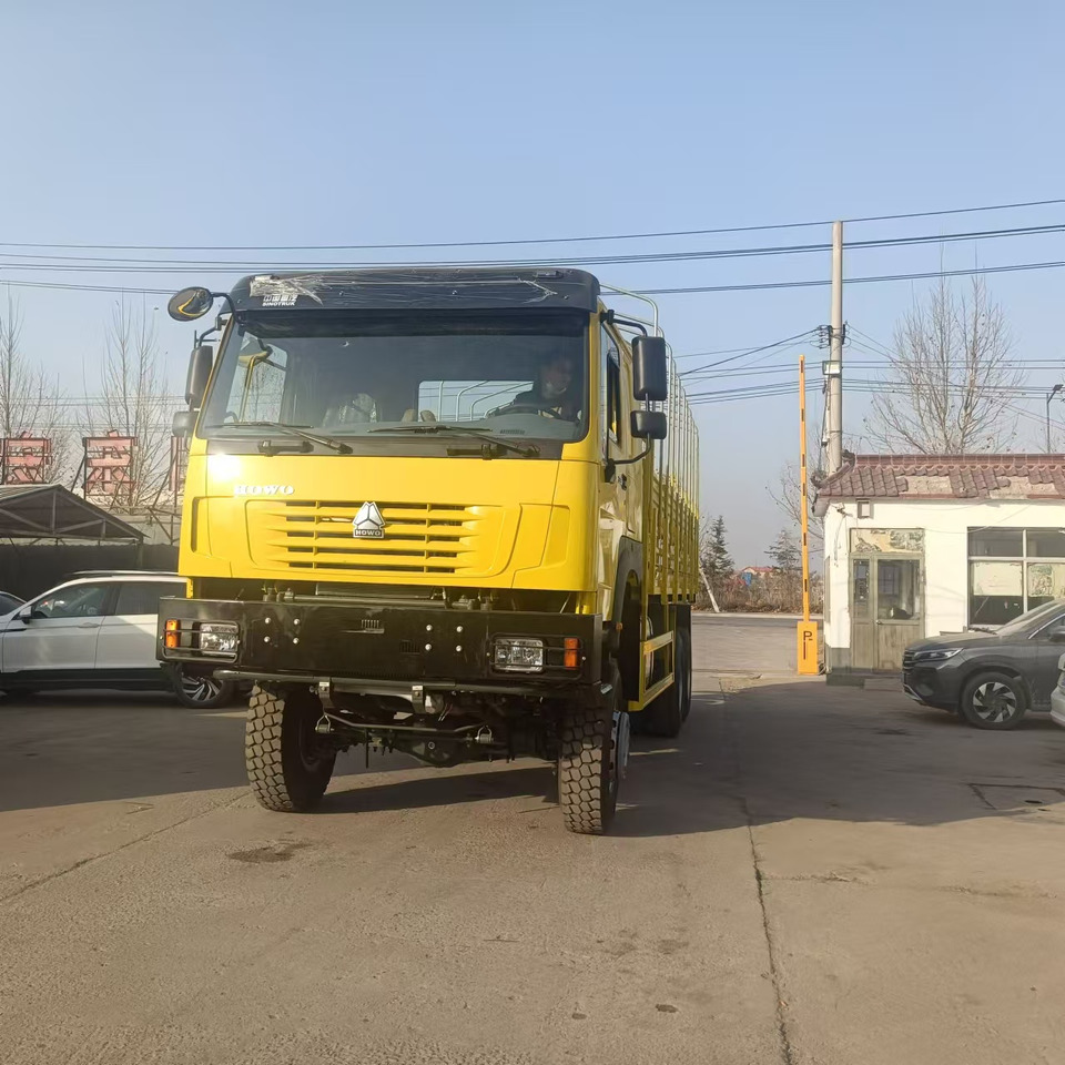 Sinotruk HOWO 6*4 Troop Carrier - Camión caja abierta: foto 3 Sinotruk HOWO 6*4 Troop Carrier - Camión caja abierta: foto 3