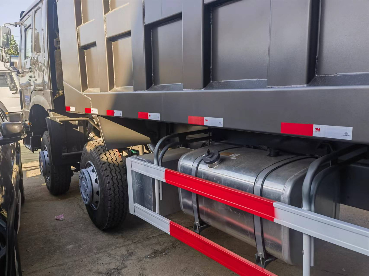 Camión volquete Sinotruk HOWO 8*4 Dump truck: foto 7 Camión volquete Sinotruk HOWO 8*4 Dump truck: foto 7