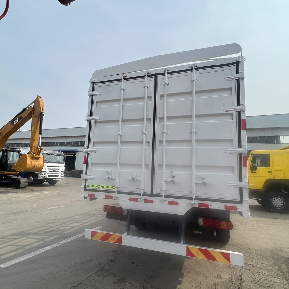 Sinotruk HOWO - Camión caja abierta: foto 2 Sinotruk HOWO - Camión caja abierta: foto 2