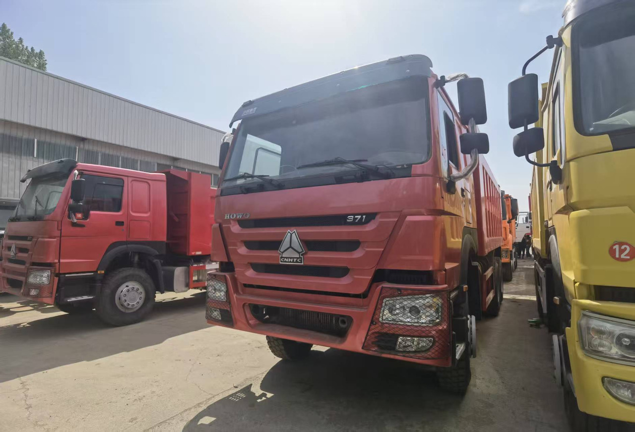 Sinotruk HOWO371Dump truck - Camión volquete: foto 2 Sinotruk HOWO371Dump truck - Camión volquete: foto 2