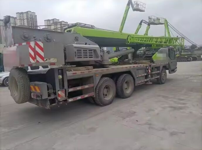 Zoomlion ZTC250-1 - Autogrúa: foto 2 Zoomlion ZTC250-1 - Autogrúa: foto 2