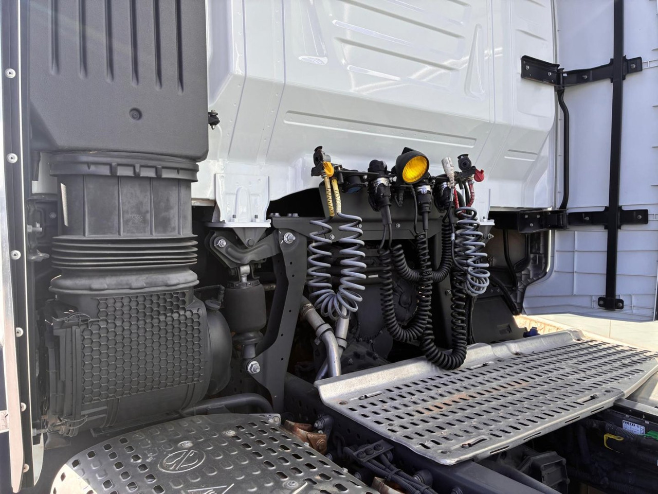 Cabeza Tractora IVECO 510 AUTOMATICO INTARDER - Cabeza tractora: foto 5 Cabeza Tractora IVECO 510 AUTOMATICO INTARDER - Cabeza tractora: foto 5