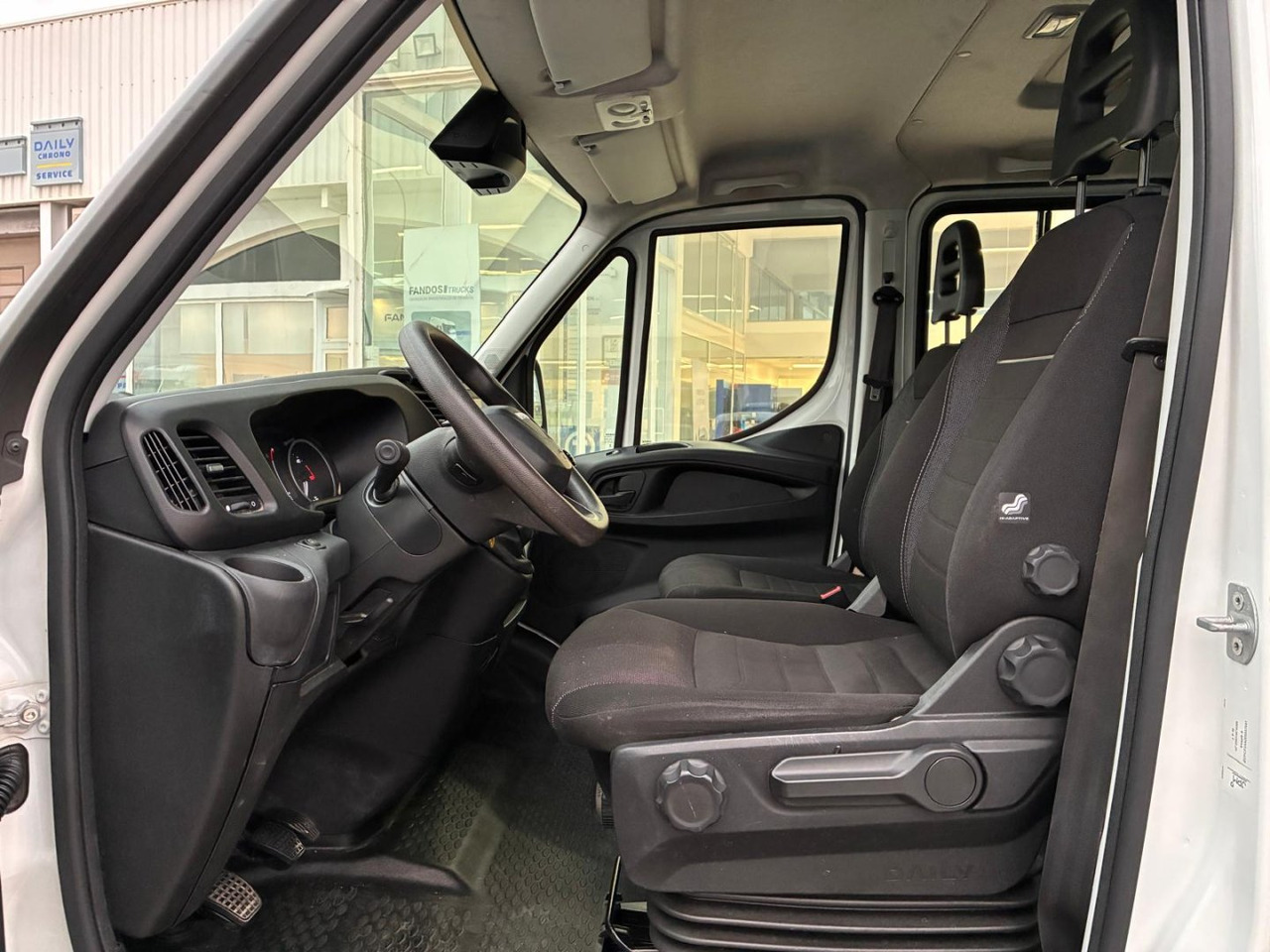 Volquete/Dumper IVECO 35C14 CAJA BASCULANTE DOBLE CABINA - Volquete furgoneta, Furgoneta combi: foto 5 Volquete/Dumper IVECO 35C14 CAJA BASCULANTE DOBLE CABINA - Volquete furgoneta, Furgoneta combi: foto 5