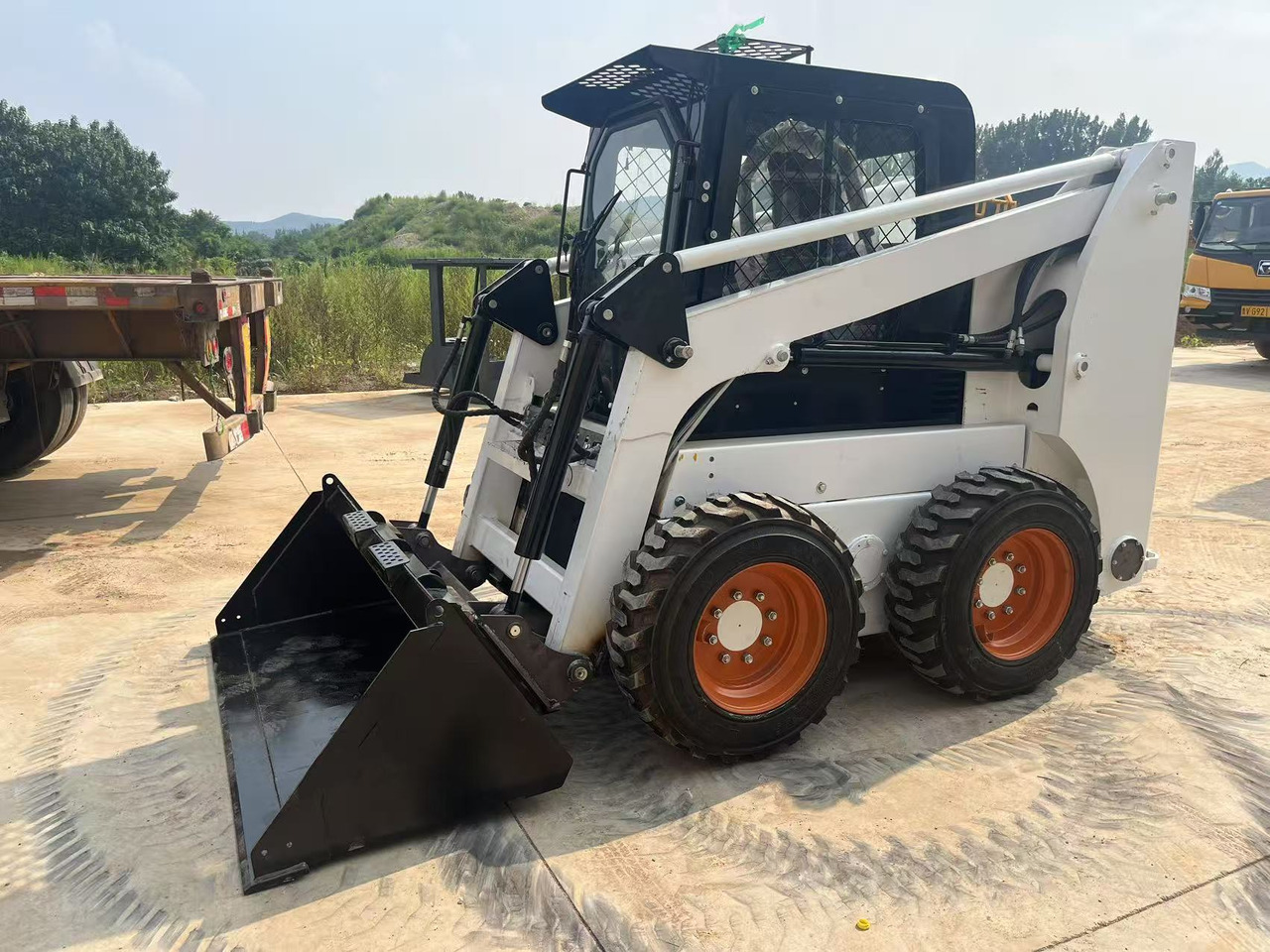 BOBCAT S450 S550 BRAND NEW - Minicargadora: foto 1 BOBCAT S450 S550 BRAND NEW - Minicargadora: foto 1