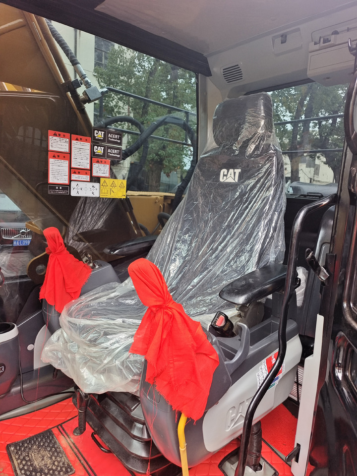 CAT 320D2L WITH 3 CAMERAS - Excavadora de cadenas: foto 5 CAT 320D2L WITH 3 CAMERAS - Excavadora de cadenas: foto 5