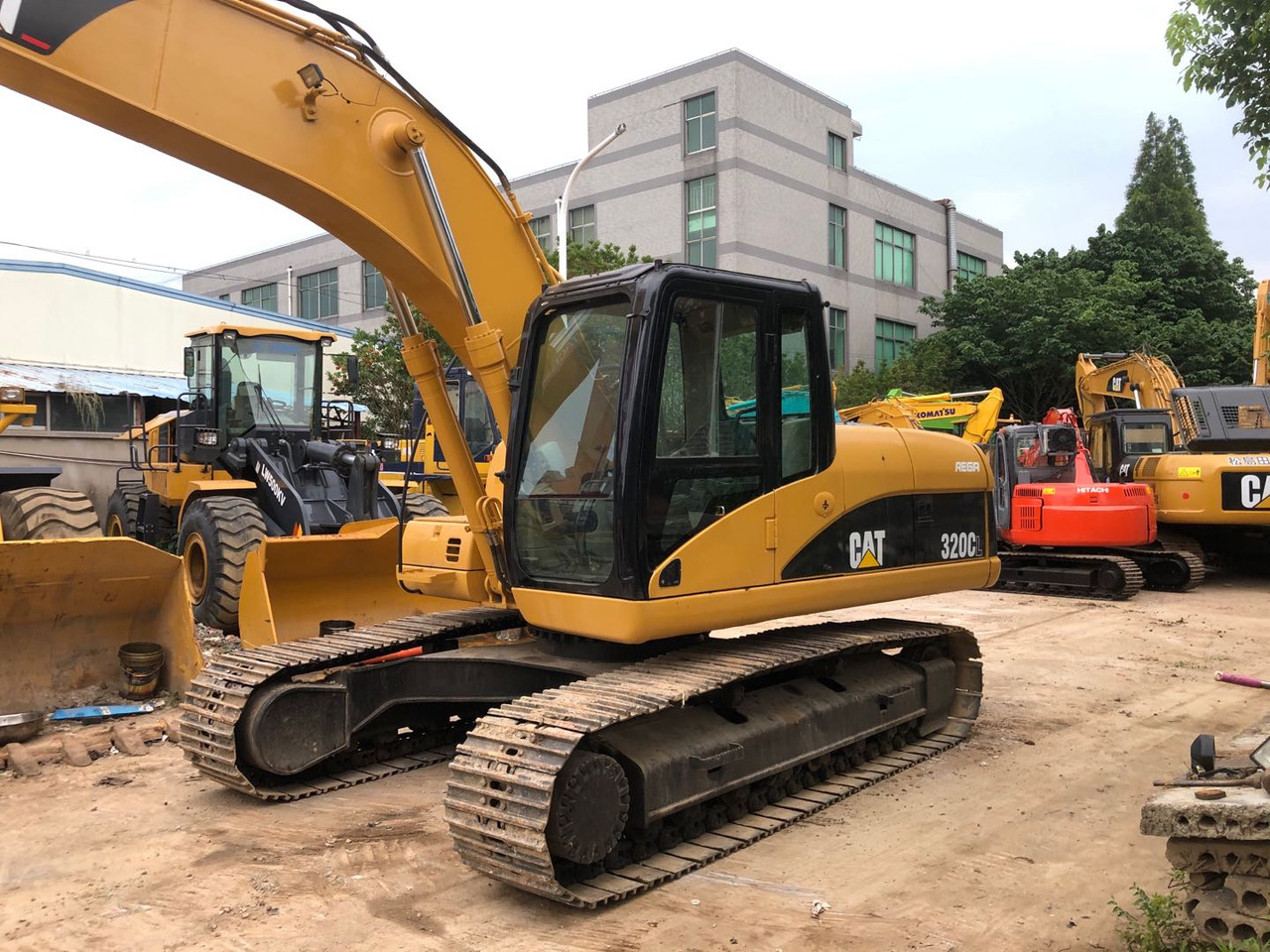 CATERPILLAR 320CL CAT 320 CL 320D 320BL 320GC - Excavadora de cadenas: foto 1 CATERPILLAR 320CL CAT 320 CL 320D 320BL 320GC - Excavadora de cadenas: foto 1