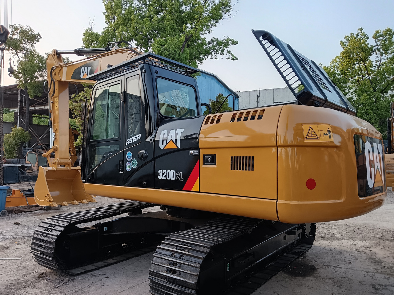 CATERPILLAR 320D2 L CAT 320D - Excavadora de cadenas: foto 2 CATERPILLAR 320D2 L CAT 320D - Excavadora de cadenas: foto 2