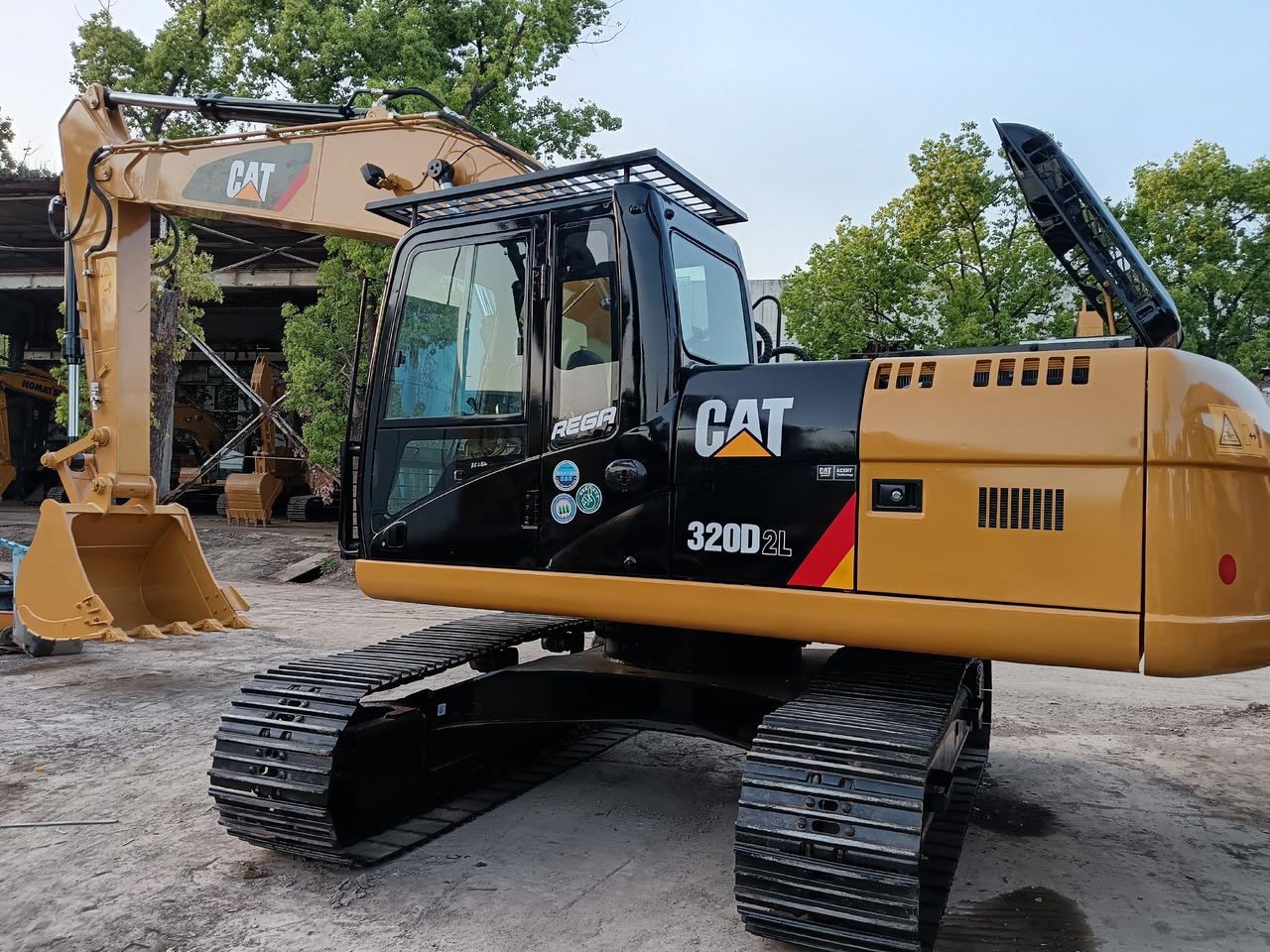 CATERPILLAR 320D2L CAT 320D 2 L 336D 349D 330D - Excavadora de cadenas: foto 1 CATERPILLAR 320D2L CAT 320D 2 L 336D 349D 330D - Excavadora de cadenas: foto 1