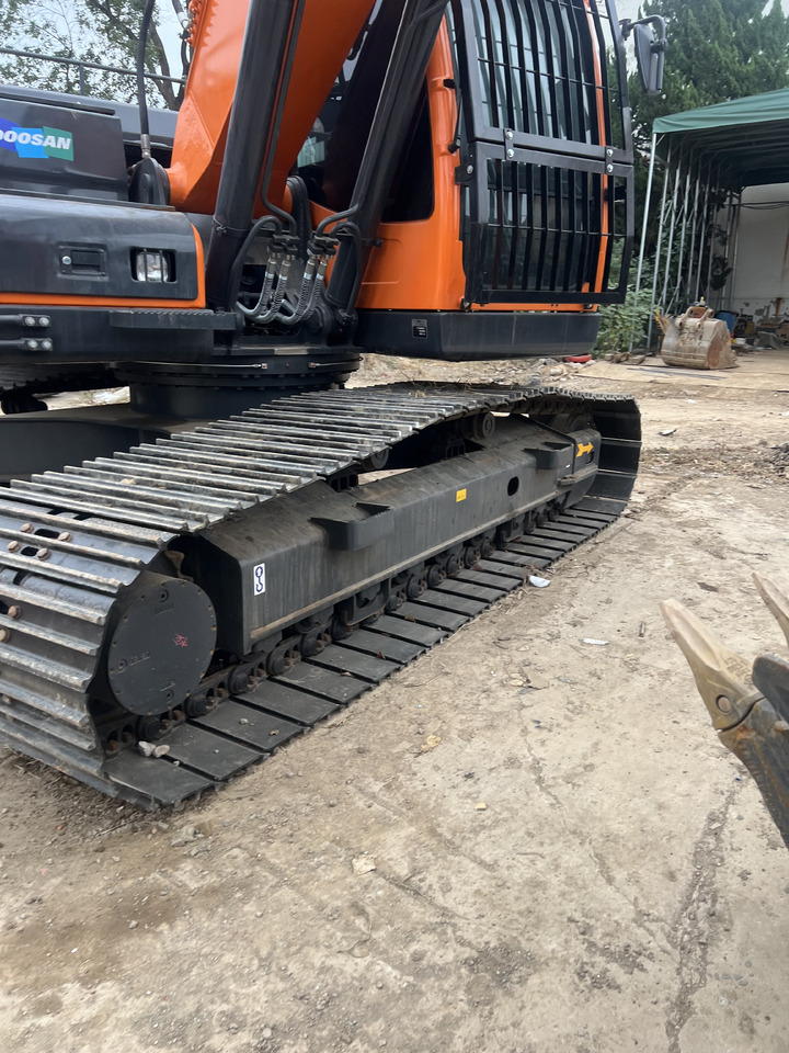 DEVELON DX225 - Excavadora de cadenas: foto 4 DEVELON DX225 - Excavadora de cadenas: foto 4