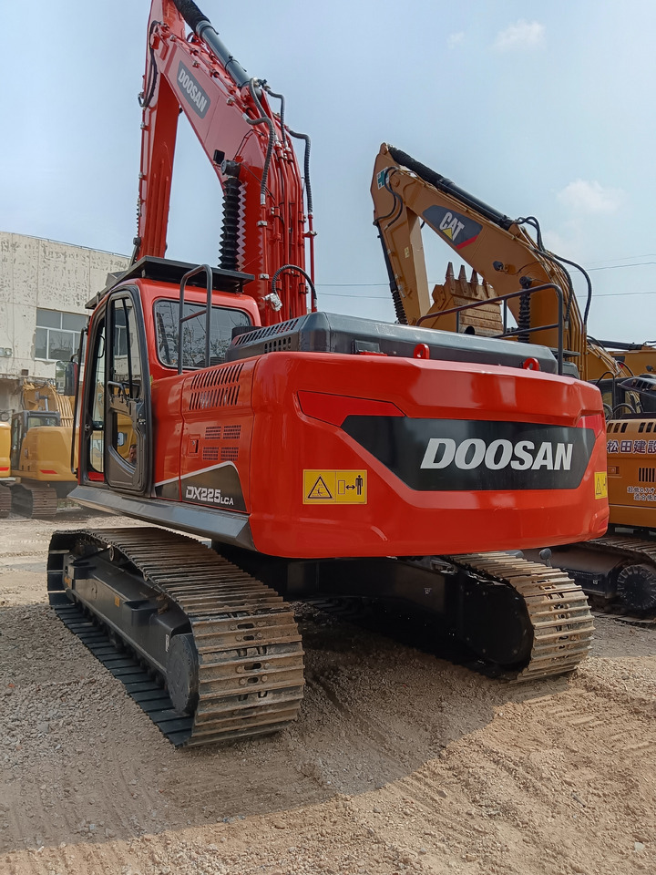 DOOSAN DX225 LCA DX 225 LC - 9C - Excavadora de cadenas: foto 2 DOOSAN DX225 LCA DX 225 LC - 9C - Excavadora de cadenas: foto 2