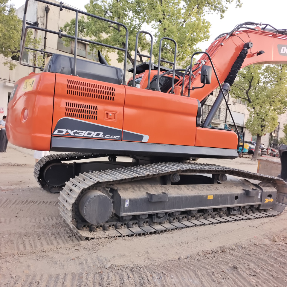 DOOSAN DX300LC-9C - Excavadora de cadenas: foto 2 DOOSAN DX300LC-9C - Excavadora de cadenas: foto 2