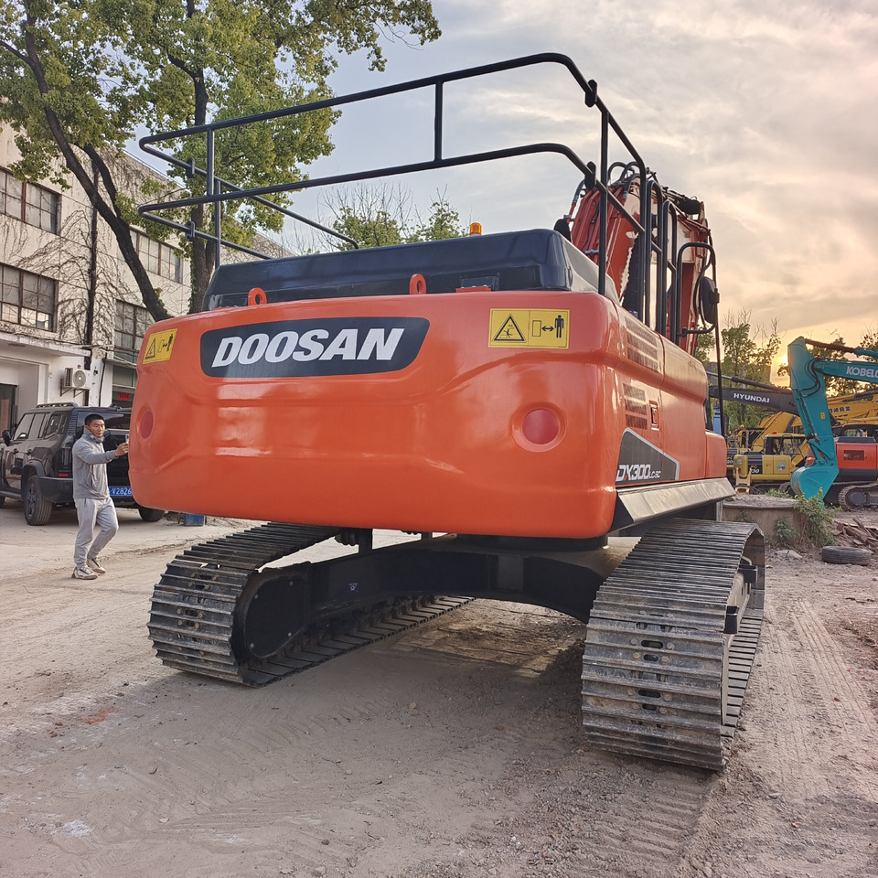 DOOSAN DX300LC-9C DX300 LC - Excavadora de cadenas: foto 4 DOOSAN DX300LC-9C DX300 LC - Excavadora de cadenas: foto 4