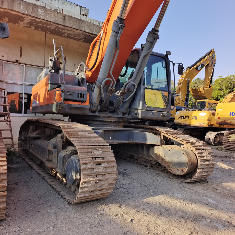 DOOSAN DX530LC-5 - Excavadora de cadenas: foto 1 DOOSAN DX530LC-5 - Excavadora de cadenas: foto 1