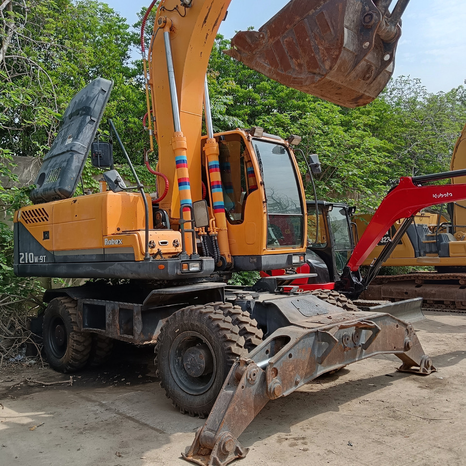 HYUNDAI 210W-9 R 210 W - 9 - Excavadora de ruedas: foto 5 HYUNDAI 210W-9 R 210 W - 9 - Excavadora de ruedas: foto 5