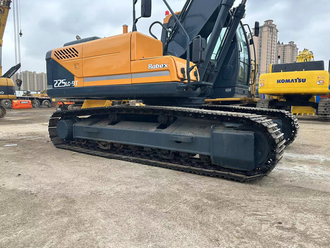 HYUNDAI 225LC-9T - Excavadora de cadenas: foto 5 HYUNDAI 225LC-9T - Excavadora de cadenas: foto 5