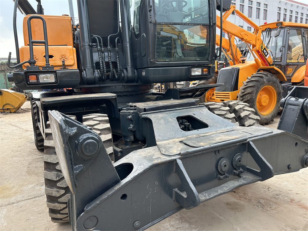 HYUNDAI R 210W-9 - Excavadora de ruedas: foto 5 HYUNDAI R 210W-9 - Excavadora de ruedas: foto 5