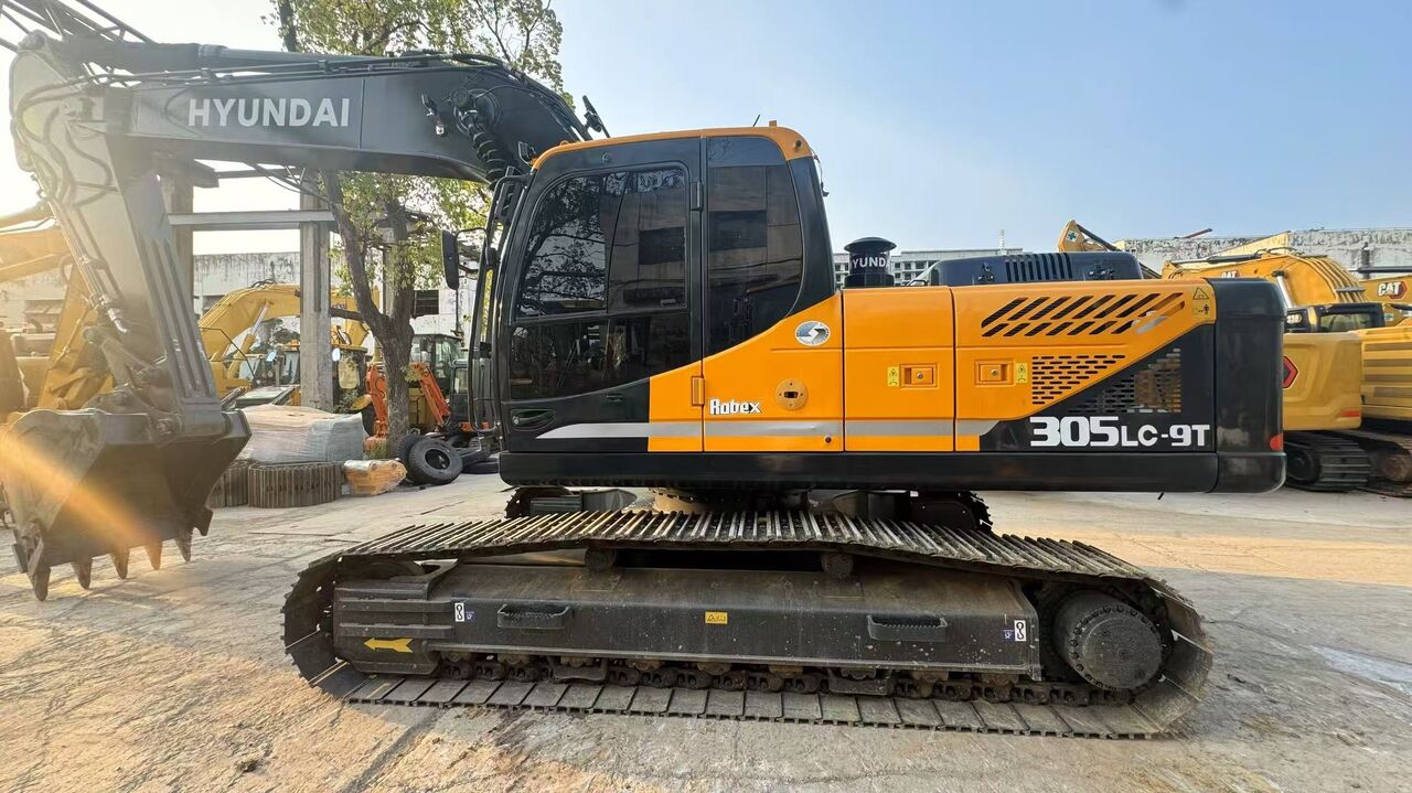 HYUNDAI R305 - Excavadora de cadenas: foto 1 HYUNDAI R305 - Excavadora de cadenas: foto 1