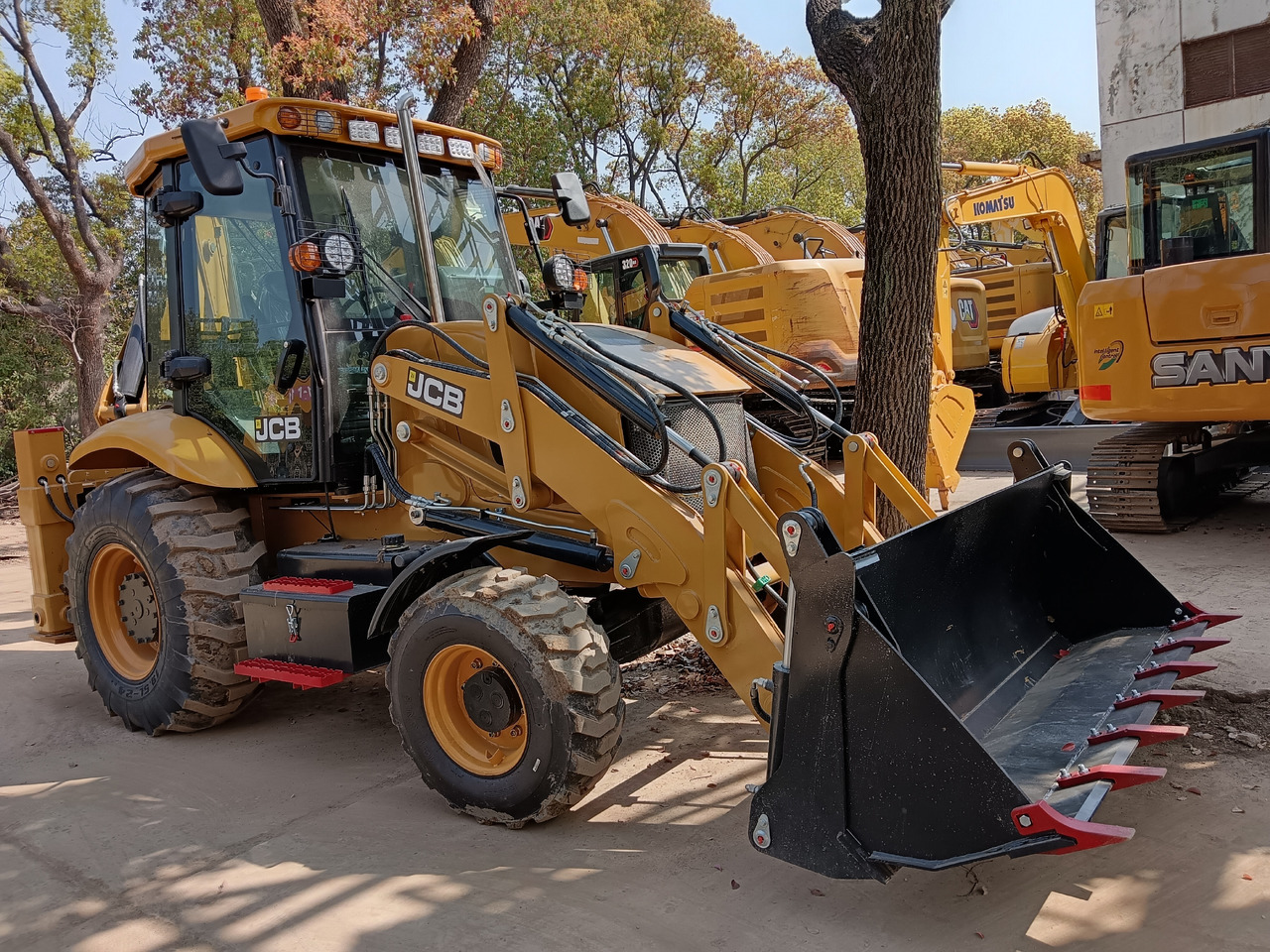 JCB 3CX 100% NEW - Retroexcavadora: foto 4 JCB 3CX 100% NEW - Retroexcavadora: foto 4