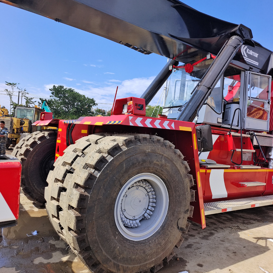 KALMAR DRF450 - Reach stacker: foto 4 KALMAR DRF450 - Reach stacker: foto 4