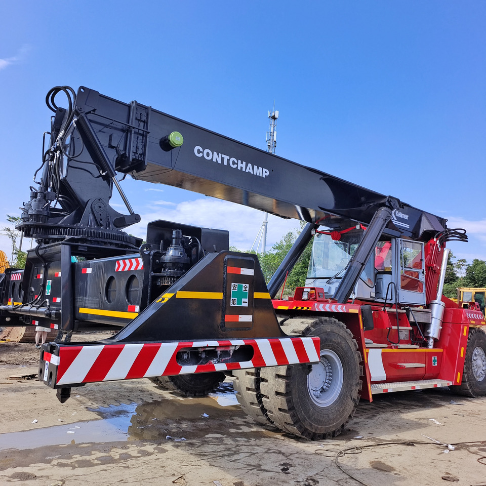 KALMAR DRF450 - Reach stacker: foto 1 KALMAR DRF450 - Reach stacker: foto 1