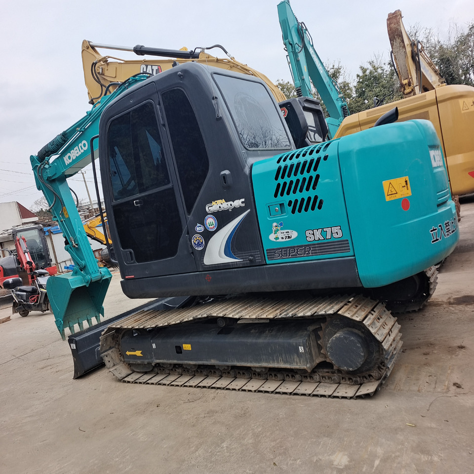 KOBELCO SK75 - Miniexcavadora: foto 1 KOBELCO SK75 - Miniexcavadora: foto 1