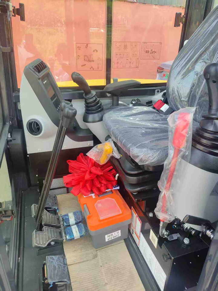 Miniexcavadora nuevo LIUGONG 9035F ZTSG4 BRAND NEW 3.8 TON 3 TON 4 TON MINI DIGGER: foto 13 Miniexcavadora nuevo LIUGONG 9035F ZTSG4 BRAND NEW 3.8 TON 3 TON 4 TON MINI DIGGER: foto 13