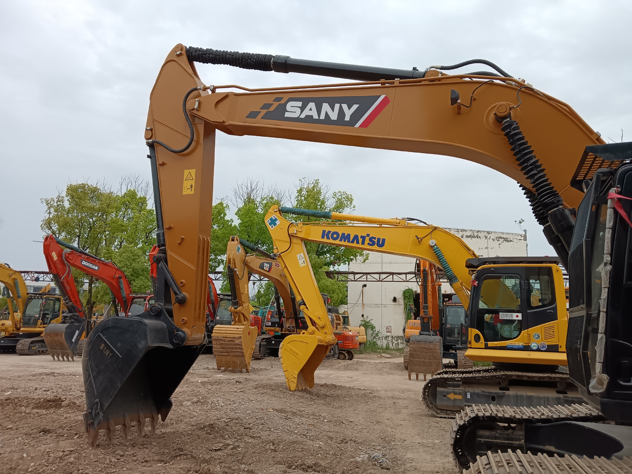 SANY 235H 235C 215C 305H 365H - Excavadora de cadenas: foto 2 SANY 235H 235C 215C 305H 365H - Excavadora de cadenas: foto 2