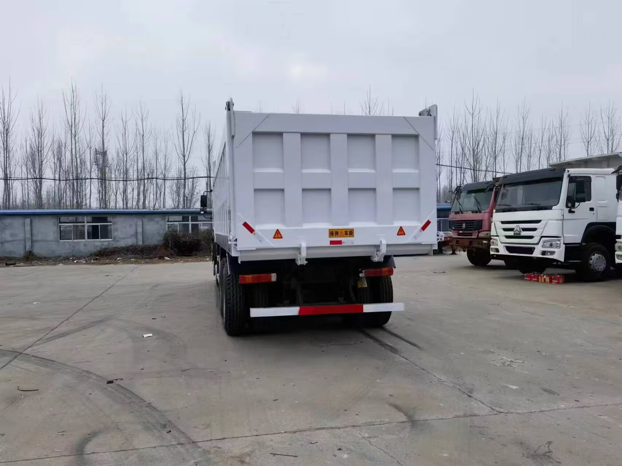 Camión volquete SINOTRUK HOWO 8*4 DUMP TRUCK 371 375 380 400 420 460 HP: foto 8 Camión volquete SINOTRUK HOWO 8*4 DUMP TRUCK 371 375 380 400 420 460 HP: foto 8