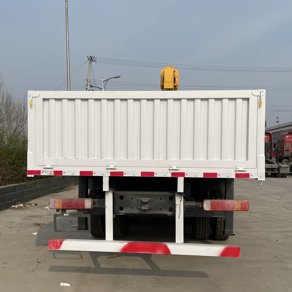 SINOTRUK HOWO 8 TON Knuckle Boom Crane TRUCK MOUNTED CRANE - Camión grúa: foto 5 SINOTRUK HOWO 8 TON Knuckle Boom Crane TRUCK MOUNTED CRANE - Camión grúa: foto 5