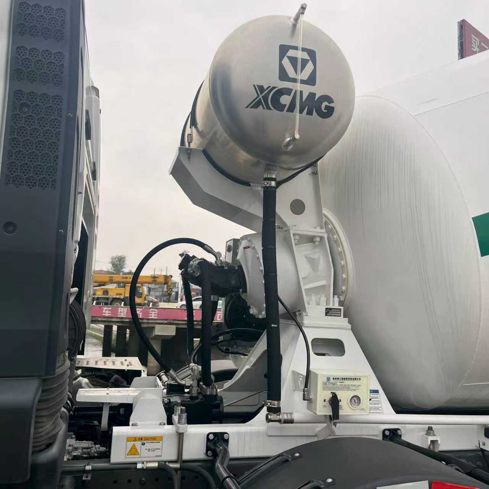 SINOTRUK TX350 Euro 5 STAGE 5 TIER FIVE - Camión hormigonera: foto 3 SINOTRUK TX350 Euro 5 STAGE 5 TIER FIVE - Camión hormigonera: foto 3