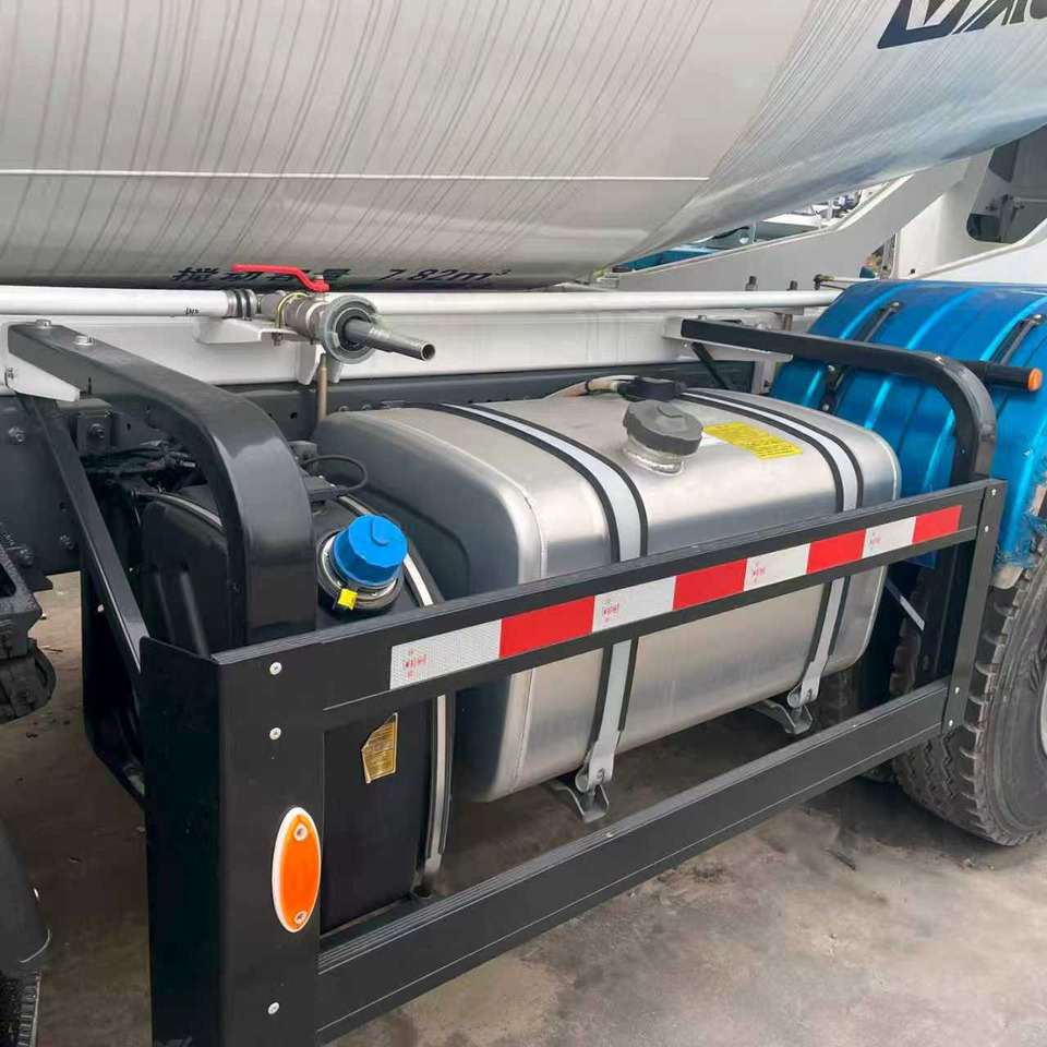 SINOTRUK TX350 Euro 5 STAGE Ⅴ - Camión hormigonera: foto 4 SINOTRUK TX350 Euro 5 STAGE Ⅴ - Camión hormigonera: foto 4