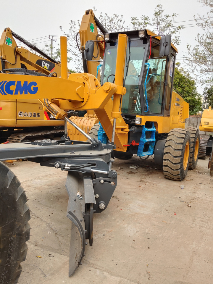 XCMG GR2153 GR 2153 GR 180 WITH RIPPER - Grader: foto 2 XCMG GR2153 GR 2153 GR 180 WITH RIPPER - Grader: foto 2