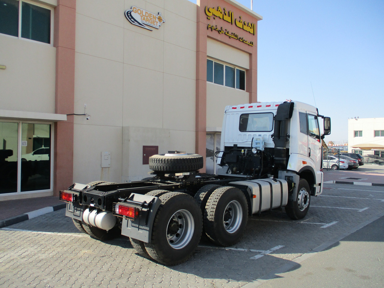 FAW 4181P2K15 6x4 Head Truck - Cabeza tractora: foto 3 FAW 4181P2K15 6x4 Head Truck - Cabeza tractora: foto 3