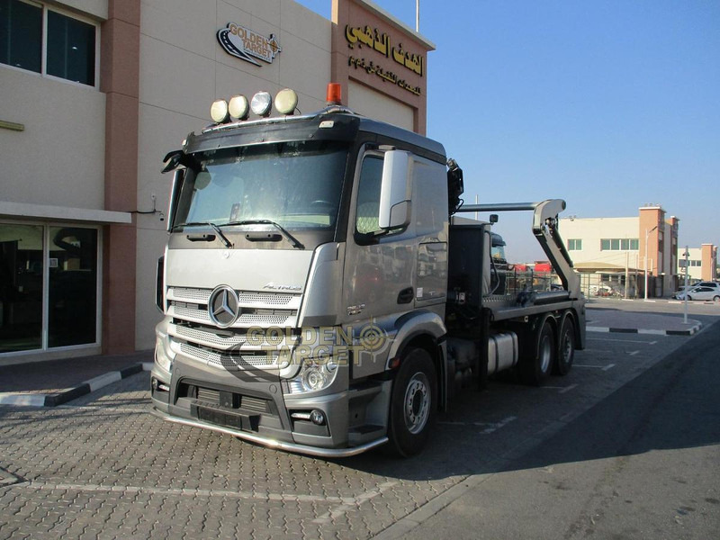 Mercedes-Benz 2642 6×2 Double Skip Loader with HIAB Crane - Cargadora: foto 1 Mercedes-Benz 2642 6×2 Double Skip Loader with HIAB Crane - Cargadora: foto 1