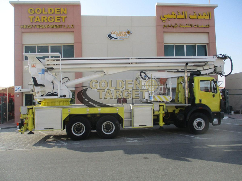 Mercedes-Benz  - Plataforma elevadora: foto 5 Mercedes-Benz  - Plataforma elevadora: foto 5