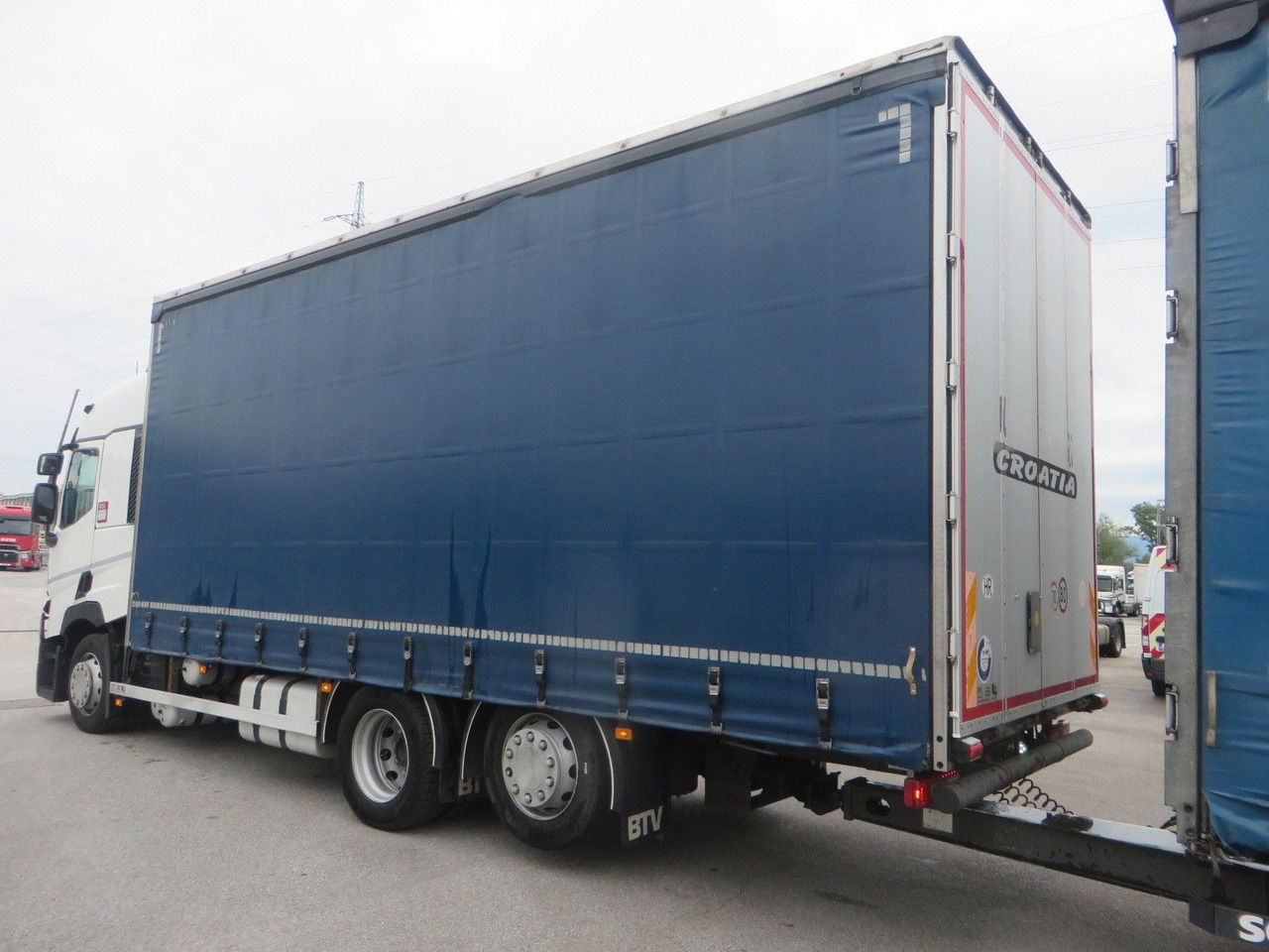 Renault T480 SC 6x2 Tandem jumbo 116m3 - Camión lona: foto 5 Renault T480 SC 6x2 Tandem jumbo 116m3 - Camión lona: foto 5