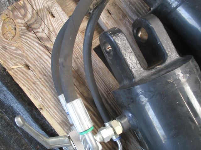 New Holland 84408341 Hydraulikzylinder - Empacadora de pacas cuadradas: foto 5 New Holland 84408341 Hydraulikzylinder - Empacadora de pacas cuadradas: foto 5