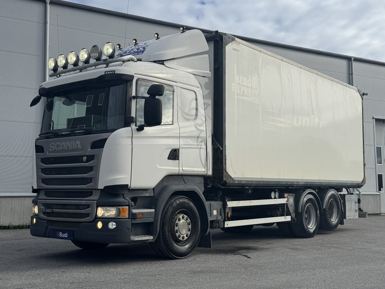 Flisbilsekipage Scania R490 LB 6X2 MNB -2015 | Reparationsobjekt - Camión caja cerrada: foto 1 Flisbilsekipage Scania R490 LB 6X2 MNB -2015 | Reparationsobjekt - Camión caja cerrada: foto 1