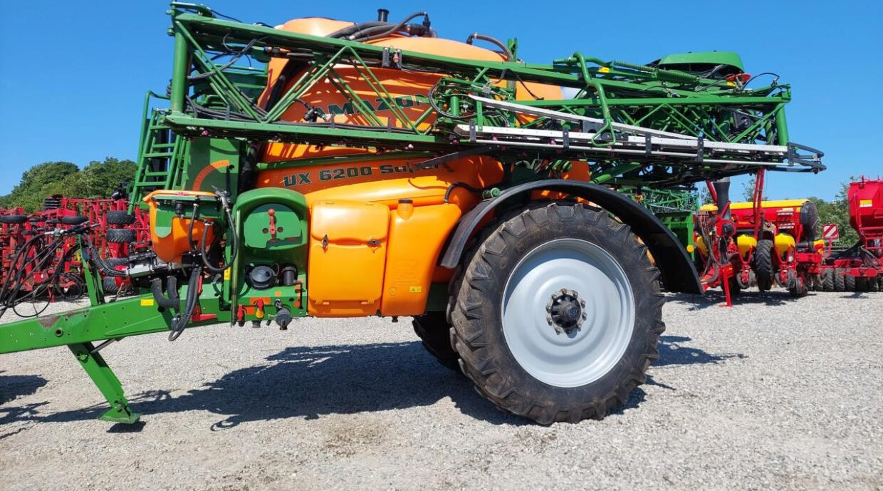 Amazone UX 6200 SUPER - 36-30-24m - Pulverizador arrastrado: foto 3 Amazone UX 6200 SUPER - 36-30-24m - Pulverizador arrastrado: foto 3